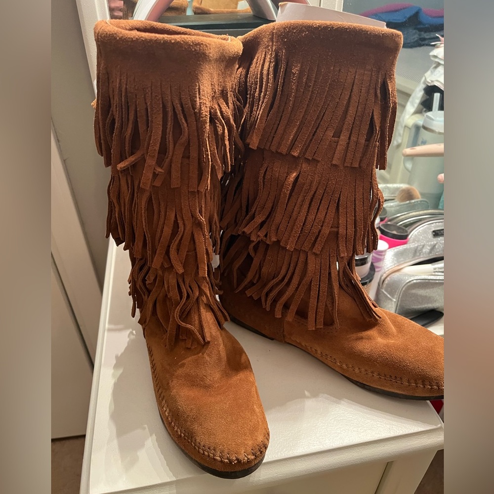 Minnetonka 3 Layer Fringe Boots